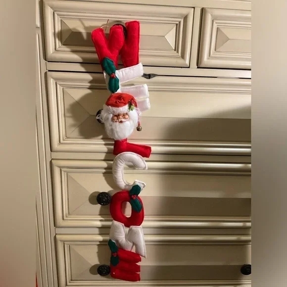 Christmas Decor Santa welcome door hanger - Picture 5 of 5